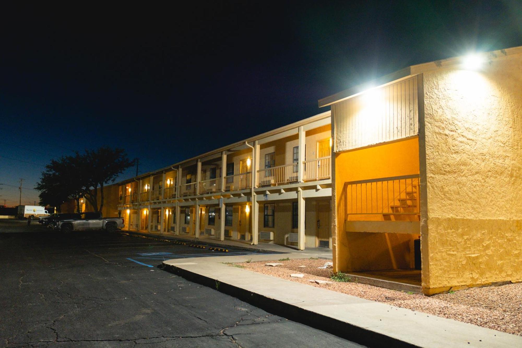 Baymont By Wyndham Hotel Fort Stockton Exterior photo